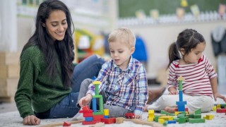 PHS Job 1519, French or Spanish speaking Nanny vacancy, Live IN, Notting Hill, London, Salary 39,000 GBP / Year Gross