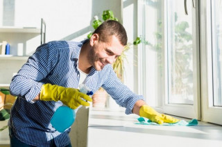 PHS Job 1754, Live In or Live Out Houseman Job, Full Time Houseman Vacancy, Kensington, Greater London, Salary 38,600 GBP Gross per year